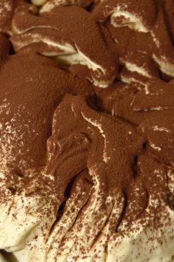 Ayrıntı choclolte Tiramisu bir esnaf dondurma