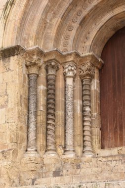 Romanesk ağ geçidi detayını Santiago Kilisesi, XII-XIII yüzyıl. 