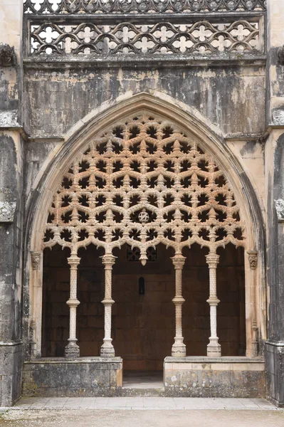 Detalj av cloisteren av det kloster i Santa Maria da Vitoria, Batalha, Centro region, Portugal — Stockfoto