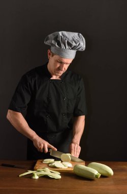 Şef bir kabak kesme