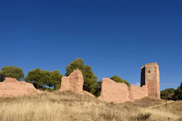 Muros y torre Jaque en la provincia de Daroca Zaragoza, Aragón, España — Foto de Stock