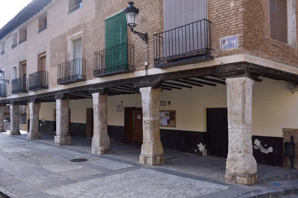 房子的拱廊、 西班牙广场、 Daroca、 阿糖胞苷萨拉戈萨省 — 图库照片