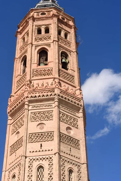 Torre de sino da igreja de San Andres (estilo mourisco). Calatayud, Zara — Fotografia de Stock