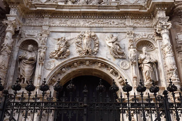 Entrance of Collegiate church of Santa Maria la Mayor, Calatayud — Stock Photo, Image