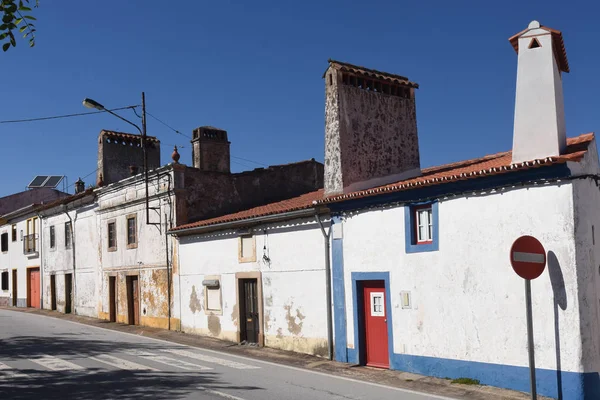 Casa típica com lareira na aldeia de Alpalhao, Alentejo — Fotografia de Stock
