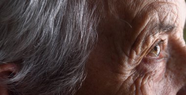 Bir kadın yüzü yakın çekim