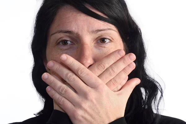 Ağzını kapalı olan bir kadın — Stok fotoğraf