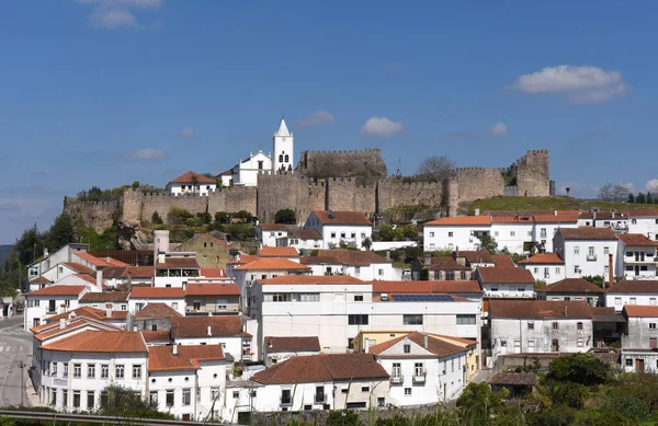 Slottet och byn av Penela, Beiras regionen, Portugal — Stockfoto