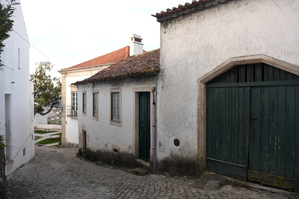Strada nel centro storico di Ourem (quartiere Cadeia), Beiras re — Foto Stock