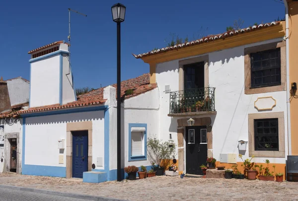 Casa típica com lareira na aldeia de Flor da Rosa, Cra — Fotografia de Stock