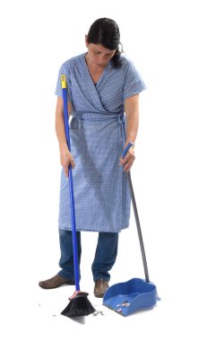 Beyaz süpürme kadın