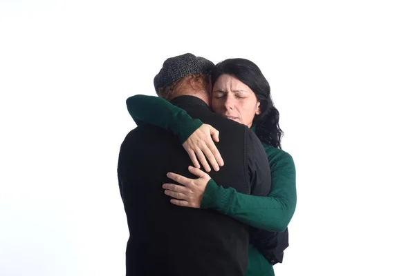 Una coppia che abbraccia con tenerezza , — Foto Stock