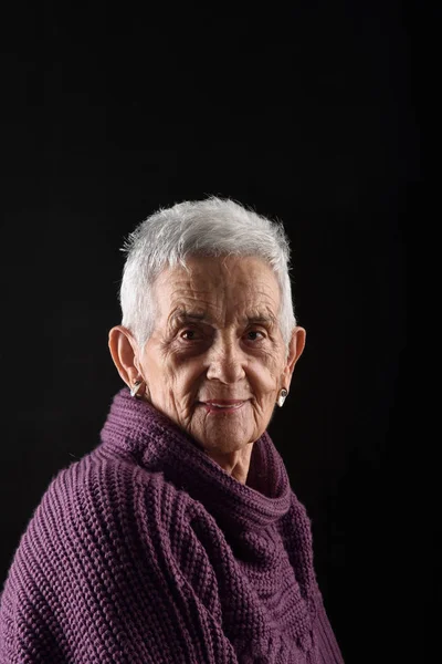 Retrato de una mujer mayor —  Fotos de Stock
