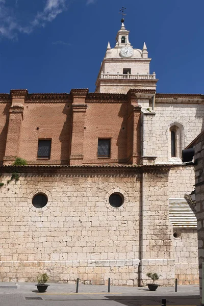 Igreja de Santa Maria, Tordesilhas, Duero Valley, Valladolid, Castilla y Leon, Espanha — Fotografia de Stock