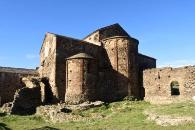 Eski Romanesk Manastırı (geç sekizinci yüzyıl) Sant Quirze de Colera, Girona Eyaleti, İspanya