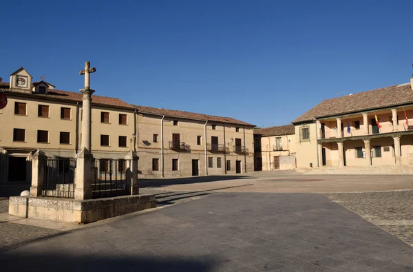 Plaza principal y croos, Torrelaguna, provincia de Madrid, España — Foto de Stock