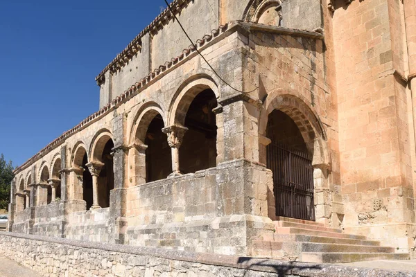 Cobertizo de la iglesia del Salvador, Sepulveda, provincia de Segovia, Castilla y León, España — Foto de Stock