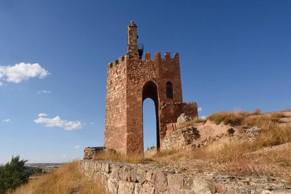 Věž La Martina, Ayllon, provincie Segovia, Castilla Leon, Španělsko — Stock fotografie