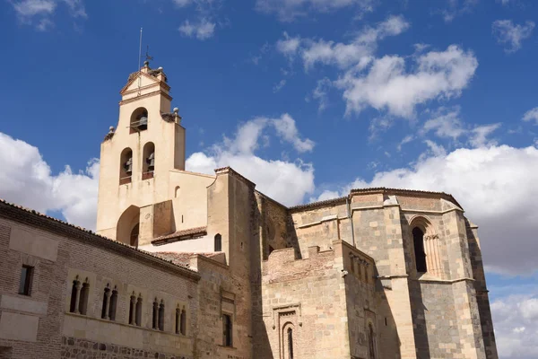 Klášter Nuestra Senora de la Soterrana, Santa Maria la Real de Nieva, středisko provincie Segovia, Kastilie-León, Španělsko — Stock fotografie