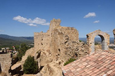 Ortaçağ kale ve kilise, onuncu yüzyıl, Palafolls, Girona pro