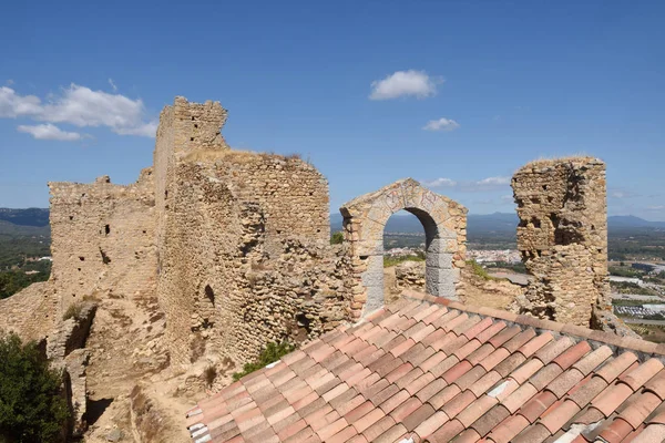 Středověký hrad a kostel, desátého století, Palafolls, Girona pro — Stock fotografie