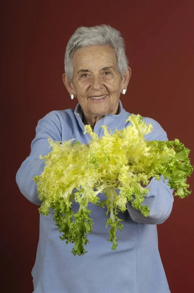 hindiba ile üst düzey kadın