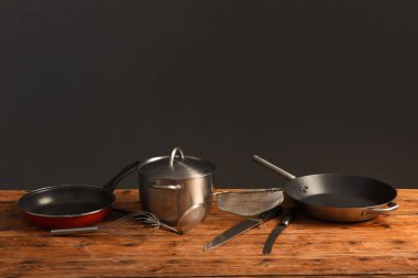 Utenseils ahşap üzerine yemek