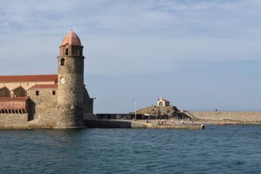  Collioure kıyı kasaba ve Notre Dame des Anges Kilisesi , 
