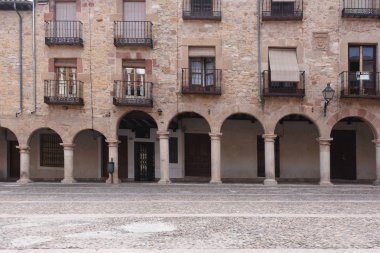 Arche SIGUENZA, Guadalajara il içinde ana meydanında,