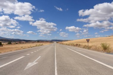 Atienza, La Mancha yakınındaki yol İspanya