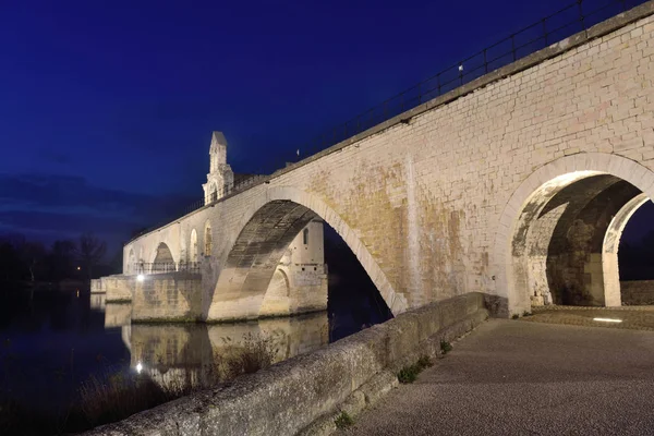 Nacht op de brug van Saint Benezet, Avignon, Frankrijk — Stockfoto