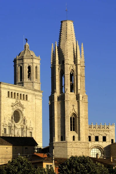 Katedralen och kyrkan Sant Feliu, Girona, Katalonien, Spanien — Stockfoto