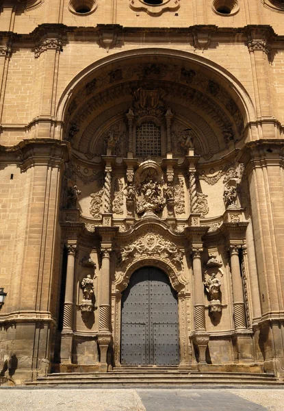 Ingresso della chiesa di Santa Maria la Mayor, Alcaniz, provincia di Teruel, Aragona, Spagna — Foto Stock