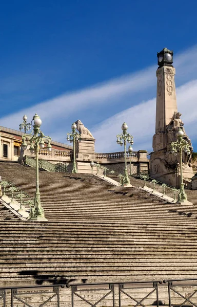 Treppenhaus Bahnhof, marseille, Frankreich — Stockfoto