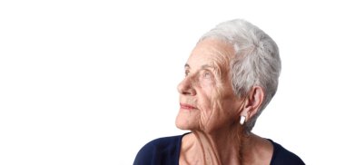 Beyaz arka planda son sınıf bir kadının portresi