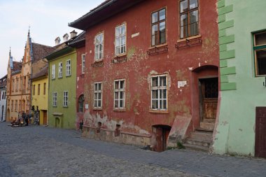  Old Town Sighisoara, Transilvanya, Romanya ayrıntılarını bina