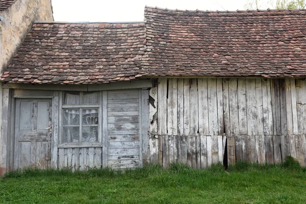 Domy w średniowiecznej wsi Biertan, Transylwania, Rumunia — Zdjęcie stockowe