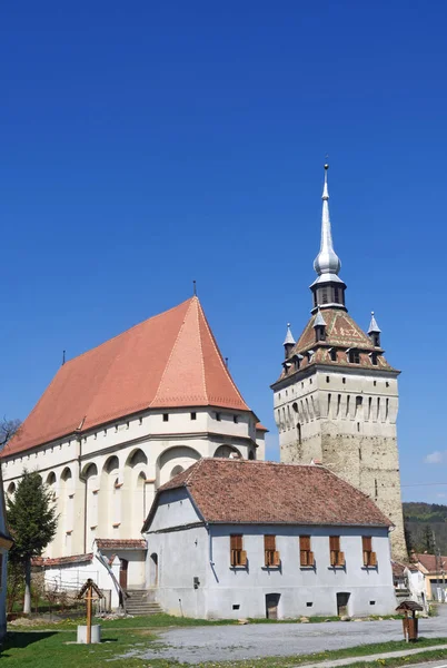 Iglesia protestante construida en estilo gótico Saschiz, Transylvani — Foto de Stock