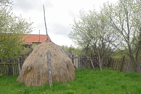 Haystack in Ghelari, Hunedoara Distance, Transylvania, Romania — стоковое фото