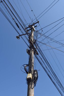 Romanya'dan elektrik hattı