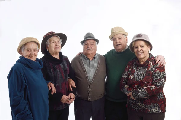 Grupo de pessoas idosas com chapéu — Fotografia de Stock