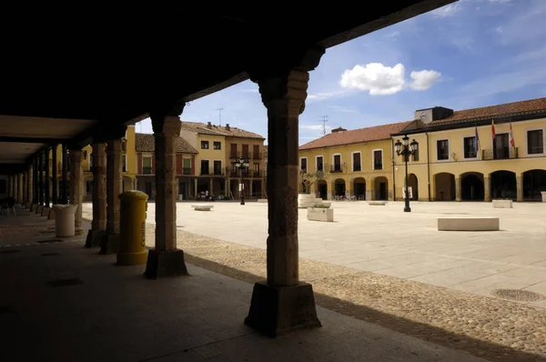 Главная площадь, Вилья-дель-Соль, Кастилья-и-Леон, провинция Самора, Испания — стоковое фото