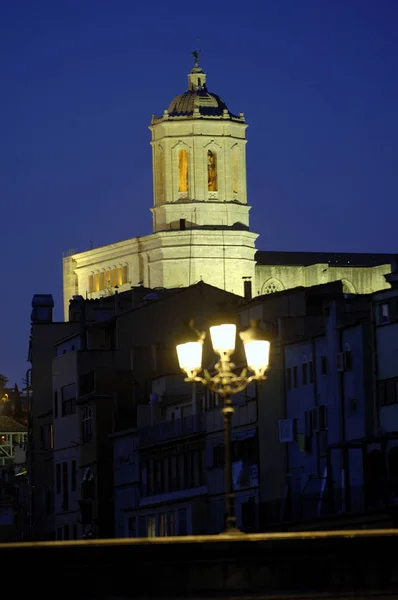 Noite da Catedral de Girona, Catalunha, Espanha — Fotografia de Stock