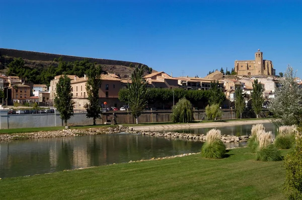 Pueblo de Balaguer, provincia de Lleida, Cataluña, España — Foto de Stock