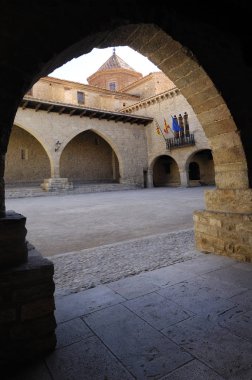 El Cristo Rey Meydanı, Cantavieja, Maestrazgo, Teruel, Argon, İspanya