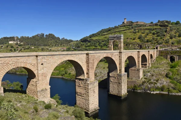 Ponte romano sul fiume Tajo ad Alcantara, provincia di Caceres , — Foto Stock