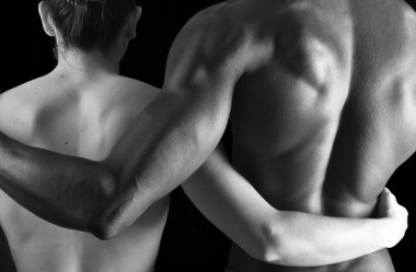 A geri siyah arka plan üzerine okşadı