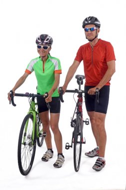 Bisiklet üzerinde beyaz izole çift