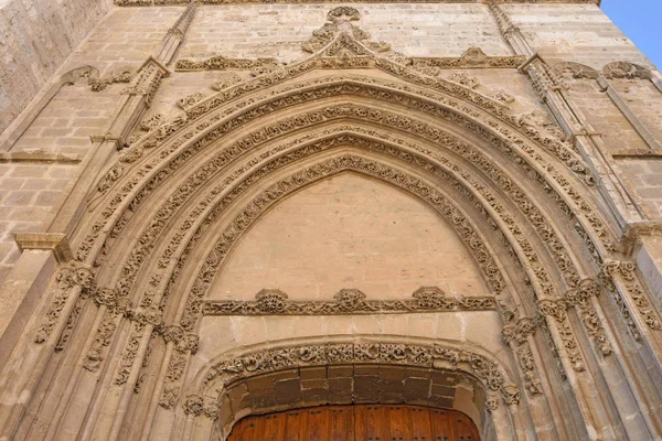Puerta de los Novios de la Catedral de Palencia, Castilla y León, S — Foto de Stock