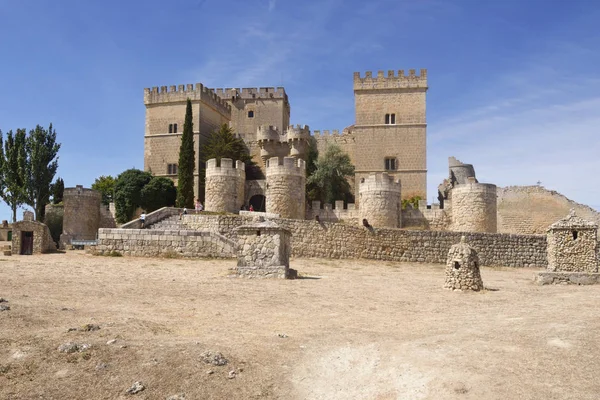 Hrad Ampudia, oblasti Tierra del Campos, provincii Palencia, — Stock fotografie